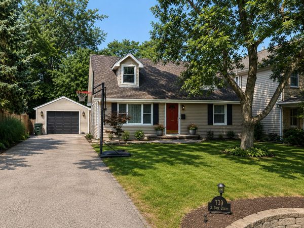 739 S Cook Street , Barrington, IL 60010