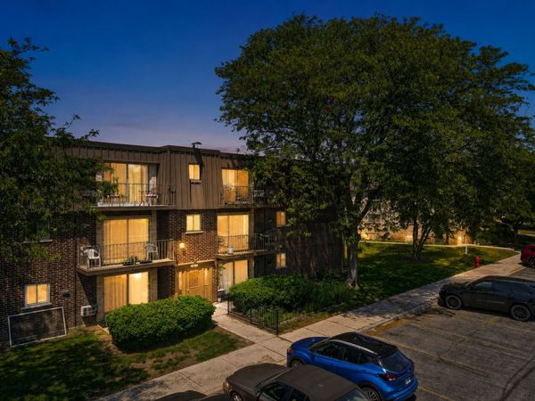 571 FAIRWAY VIEW Drive , Unit 3K, Wheeling, IL 60090