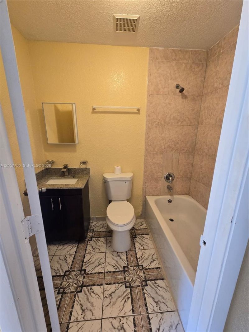 311 NW 97th St, Unit 311, Miami, FL 33150 Photo