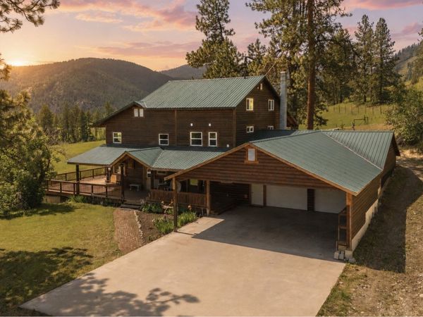 3439 B Northport Flat Creek Rd, Kettle Falls, WA 99141