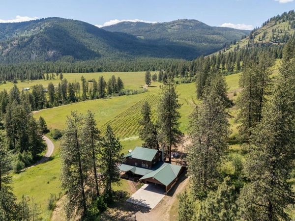 3439 B Northport Flat Creek Rd, Kettle Falls, WA 99141