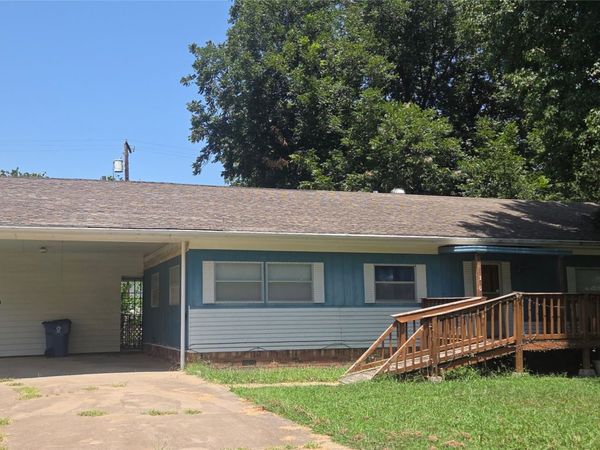 1310 E Cherry , Cushing, OK 74023