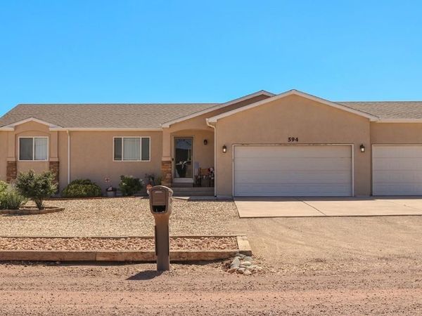 594 E Paradise Dr, Pueblo West, CO 81007