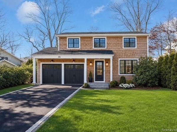 30 Glacier Drive , Smithtown, NY 11787