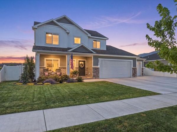 541 E 600 S, Hyrum, UT 84319