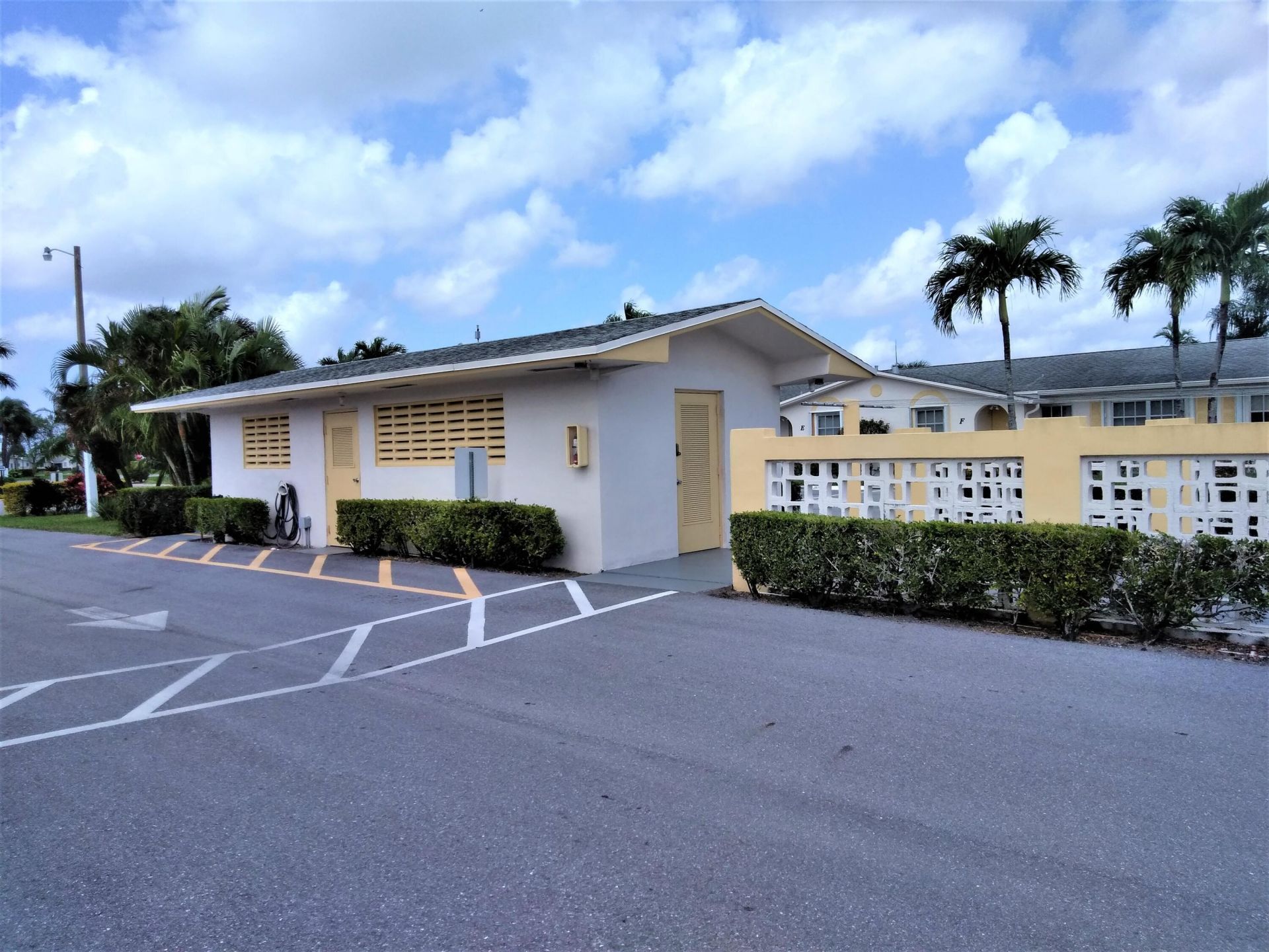 2766 Emory Drive E, Unit L, West Palm Beach, FL 33415 Photo