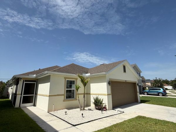 5670 NW Pine Trail Circle, Port St. Lucie, FL 34983