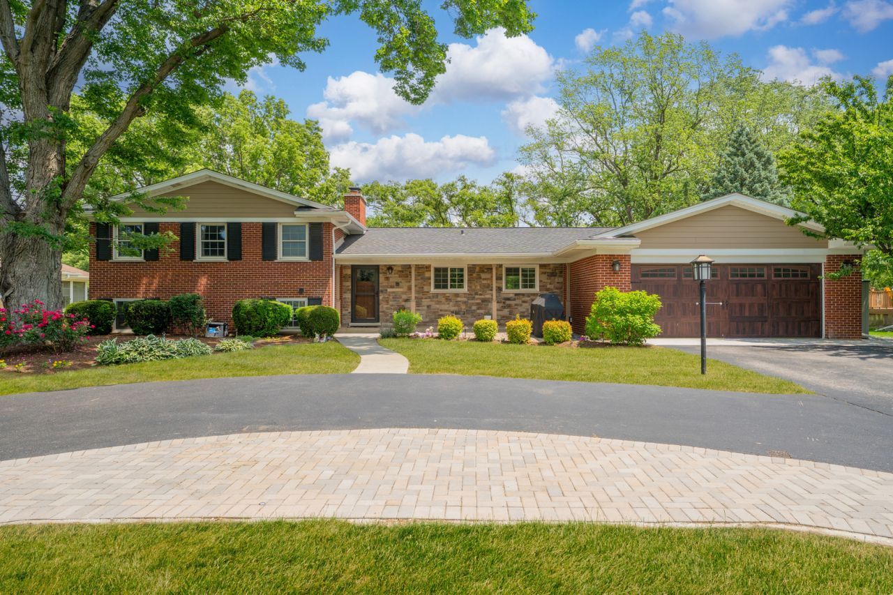 617 S Glendale Lane , Mount Prospect, IL 60056