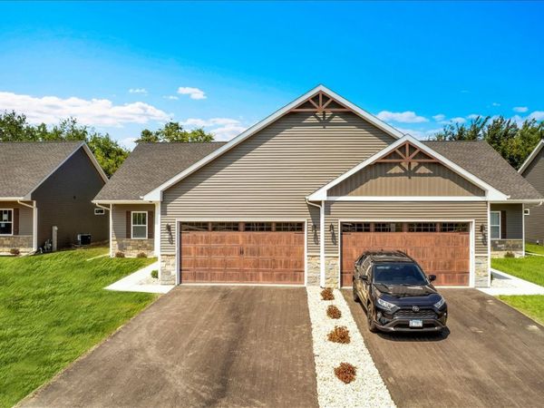 609 Anjali Court , Sycamore, IL 60178