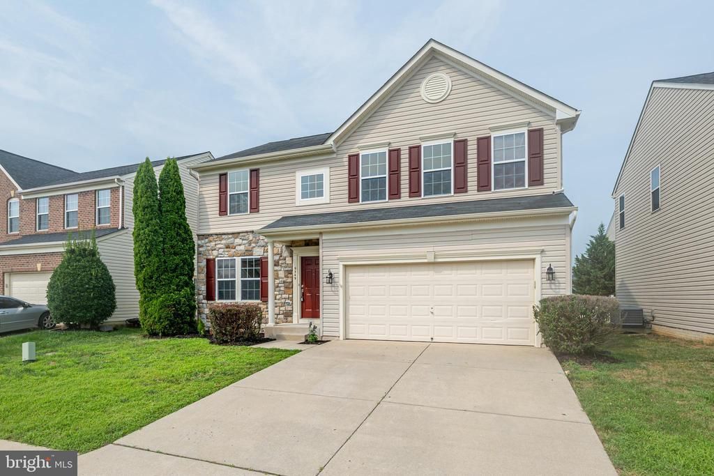 9349 Birch Cliff Drive, Fredericksburg, VA 22407 Main Photo