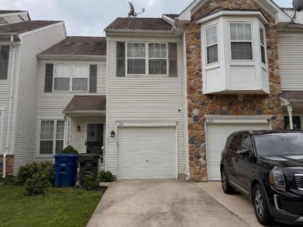121 Threadleaf Ter, Burlington, NJ 08016