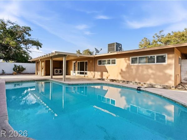 1001 Silver Lake Drive, Las Vegas, NV 89108