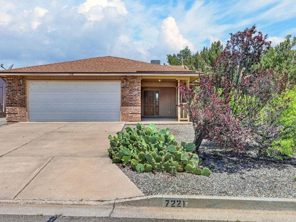 7221 Sunlight Peak Drive NE, Rio Rancho, NM 87144