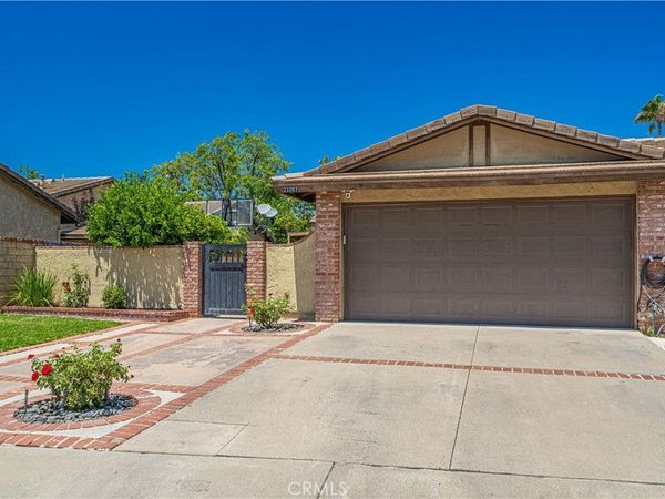 23207 Faisan Court , Valencia, CA 91355