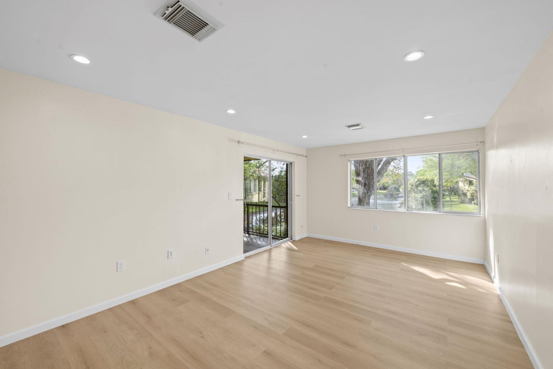830 SW 9th Street Circle, Unit 204, Boca Raton, FL 33486 Photo