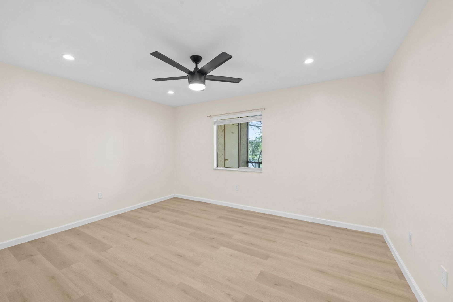 830 SW 9th Street Circle, Unit 204, Boca Raton, FL 33486 Photo
