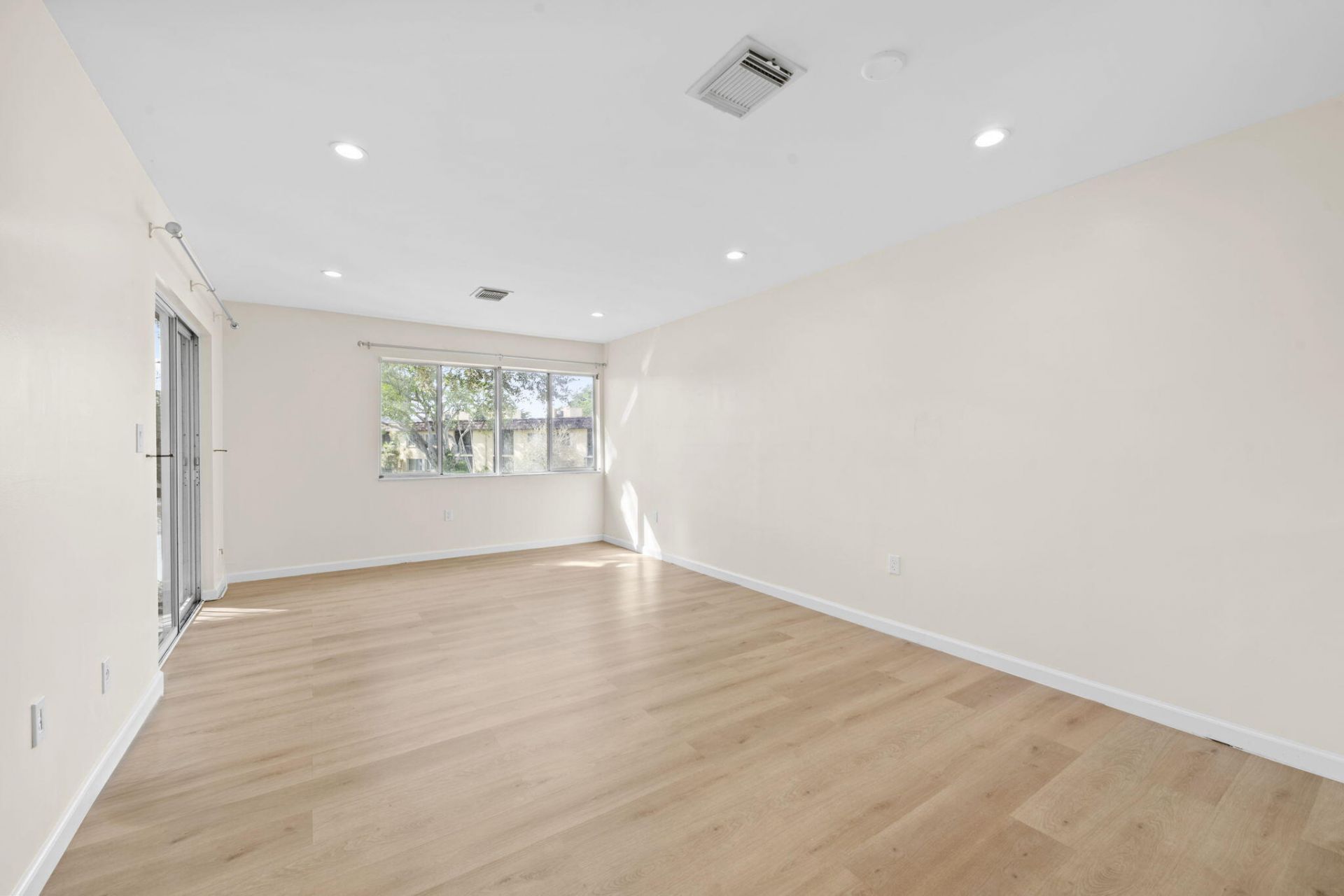 830 SW 9th Street Circle, Unit 204, Boca Raton, FL 33486 Photo