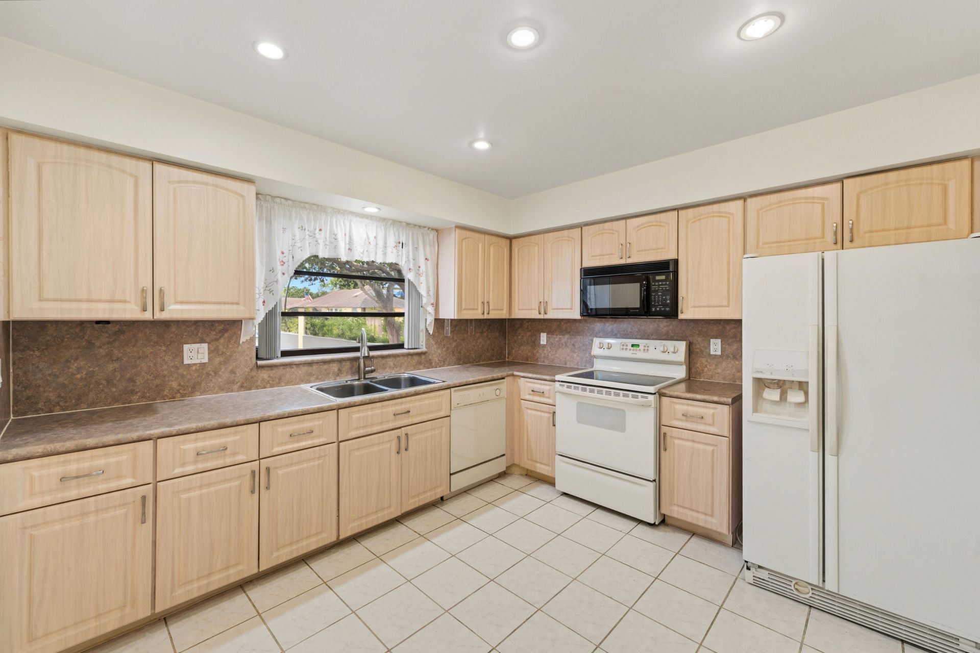 4675 Robinwood Circle, Unit A, Boynton Beach, FL 33436 Photo