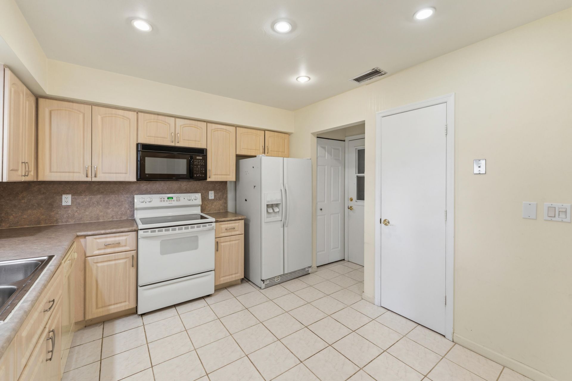 4675 Robinwood Circle, Unit A, Boynton Beach, FL 33436 Photo