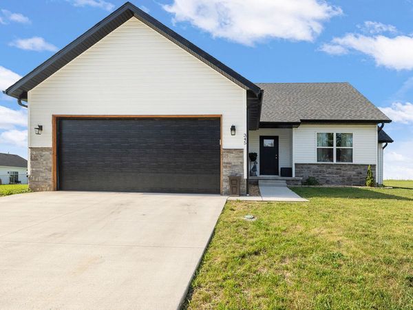 345 Division Street , Sparta, MO 65753