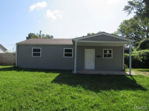 2 Saint Luke Court , Cahokia, IL 62206
