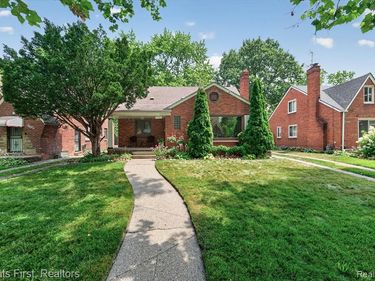 17606 Avon Avenue , Detroit, MI 48219