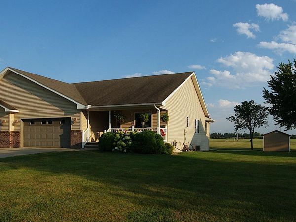 580 Southwind Drive , Fairmont, MN 56031
