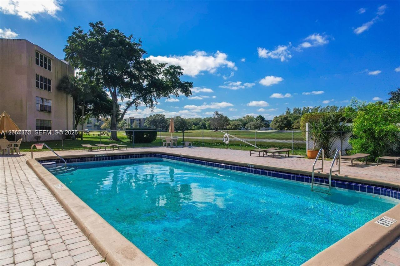 9471 Evergreen Pl , Unit 104, Davie, FL 33324 Photo