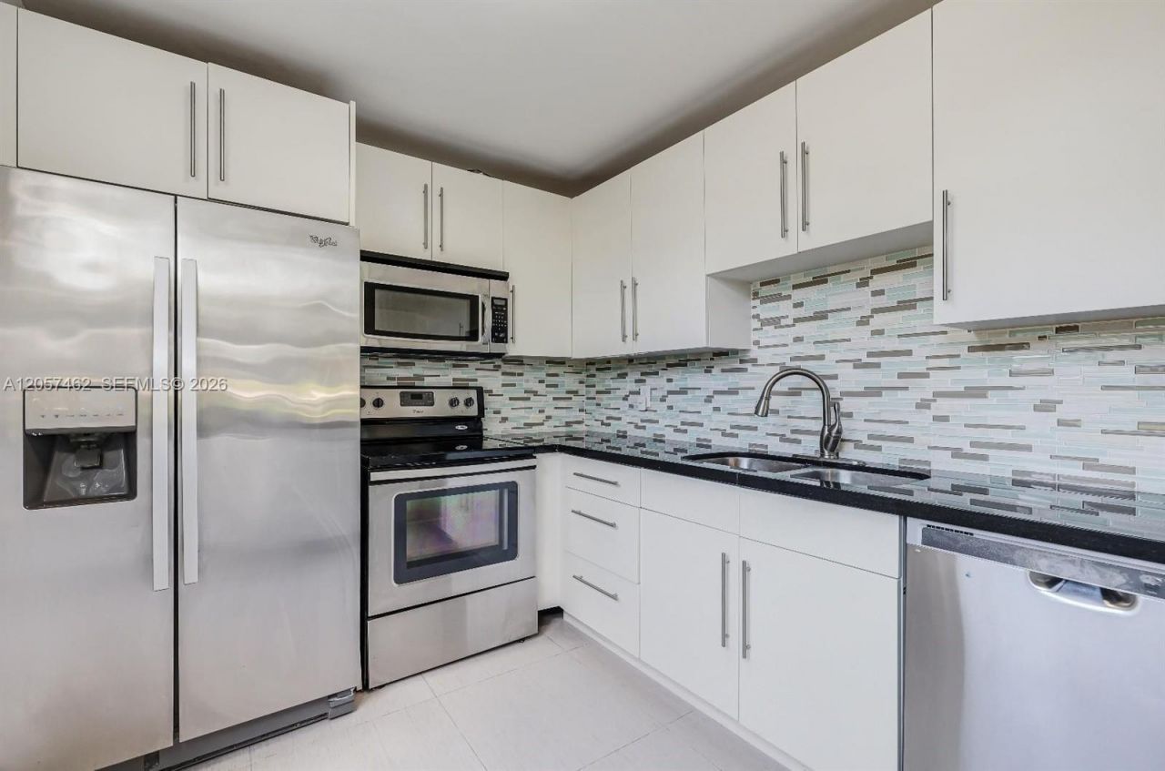 9471 Evergreen Pl , Unit 104, Davie, FL 33324 Photo