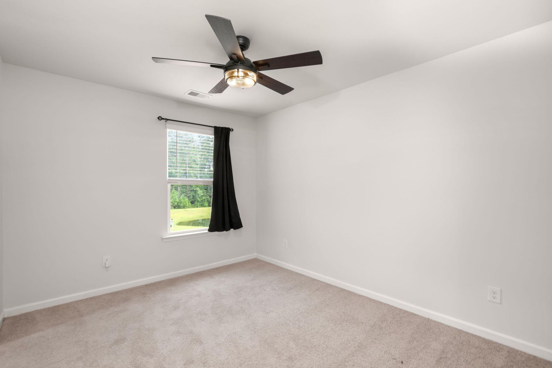 625 Silver Spruce Street Photo 27