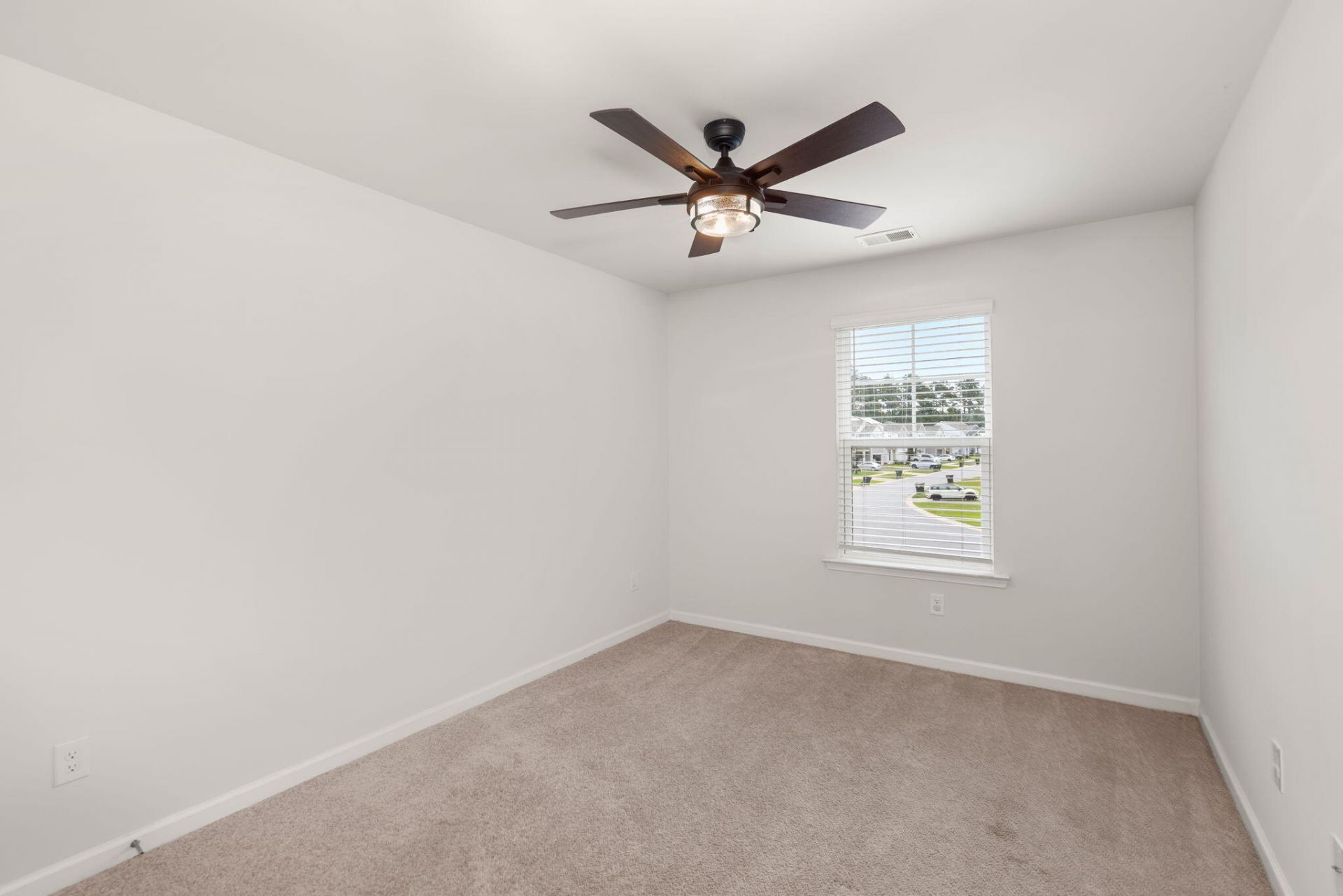 625 Silver Spruce Street Photo 28