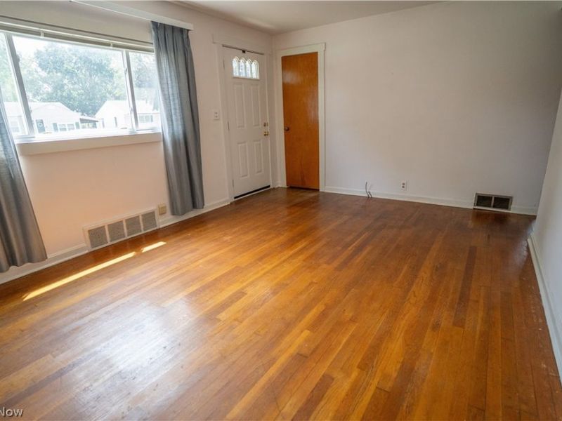 8270 Westmoor Road, Mentor, OH 44060 Photo 3