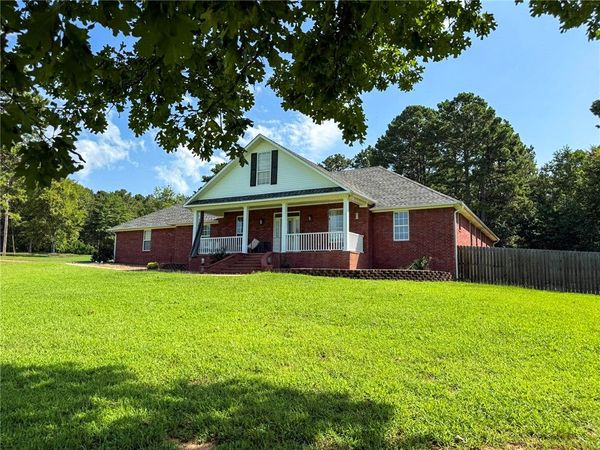 70 Walthall Road , Russellville, AR 72802