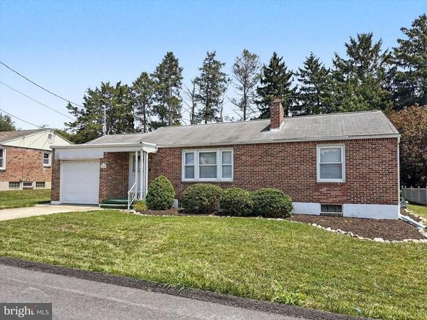 2789 CLEAR SPRINGS BOULEVARD, YORK, PA 17406