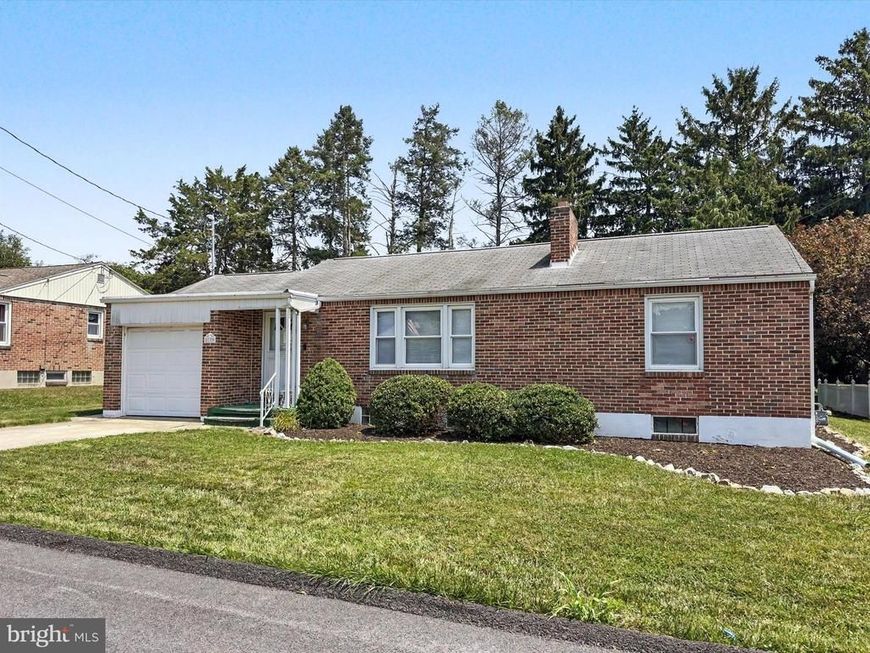2789 Clear Springs Boulevard, York, PA 17406 Main Photo