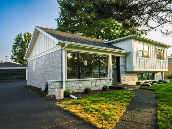 1707 W Martin Lane , Mount Prospect, IL 60056