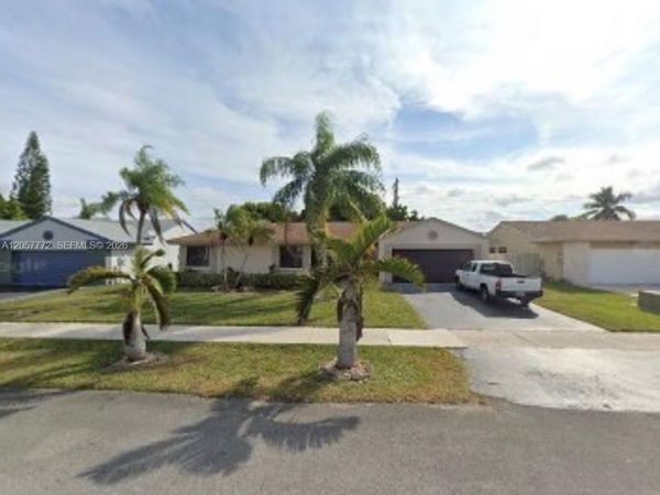 600 Fairfax Ave , Davie, FL 33325