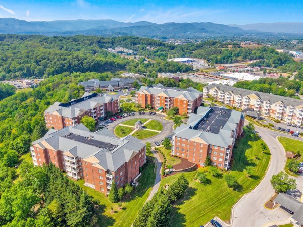 4444 Pheasant Ridge RD, Unit APT 407, Roanoke, VA 24014