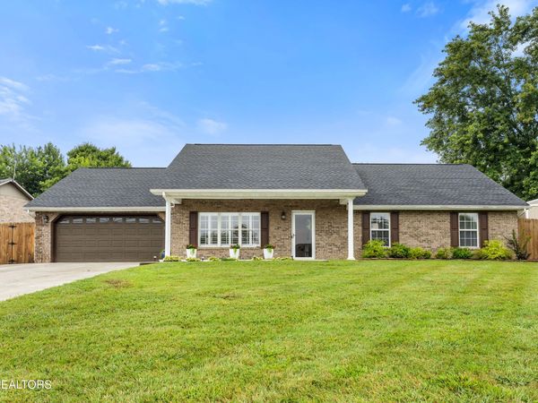 1227 Edinburgh Drive, Maryville, TN 37803
