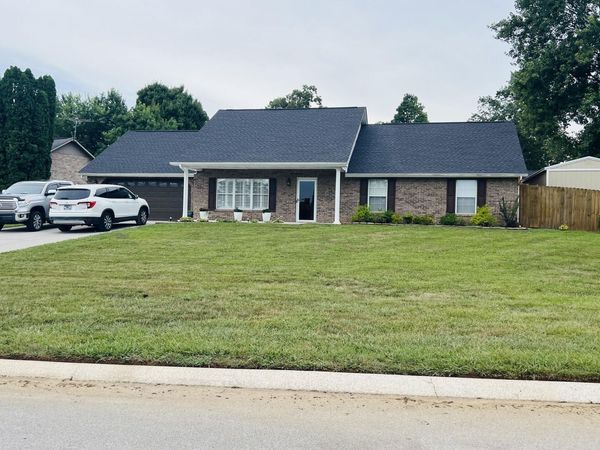 1227 Edinburgh Drive, Maryville, TN 37803