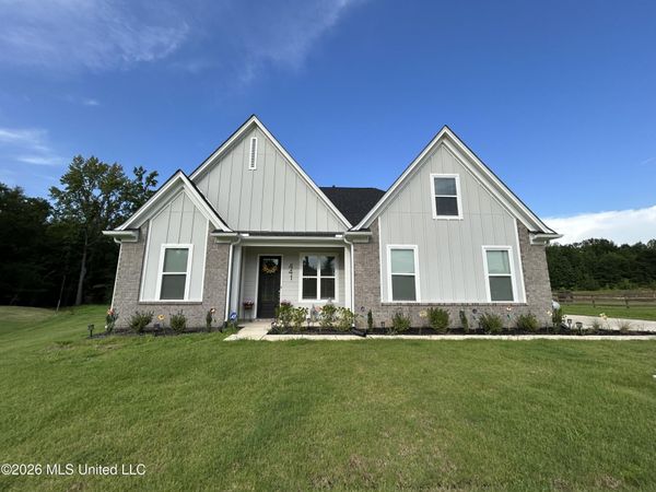 441 Centerline Roper Loop, Byhalia, MS 38611