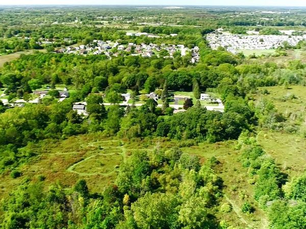 000 Holly Road , Grand Blanc Twp, MI 48439