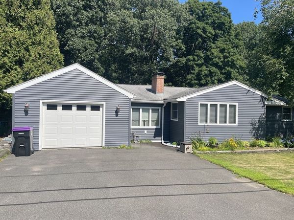 10 Brenan St, Holyoke, MA 01040