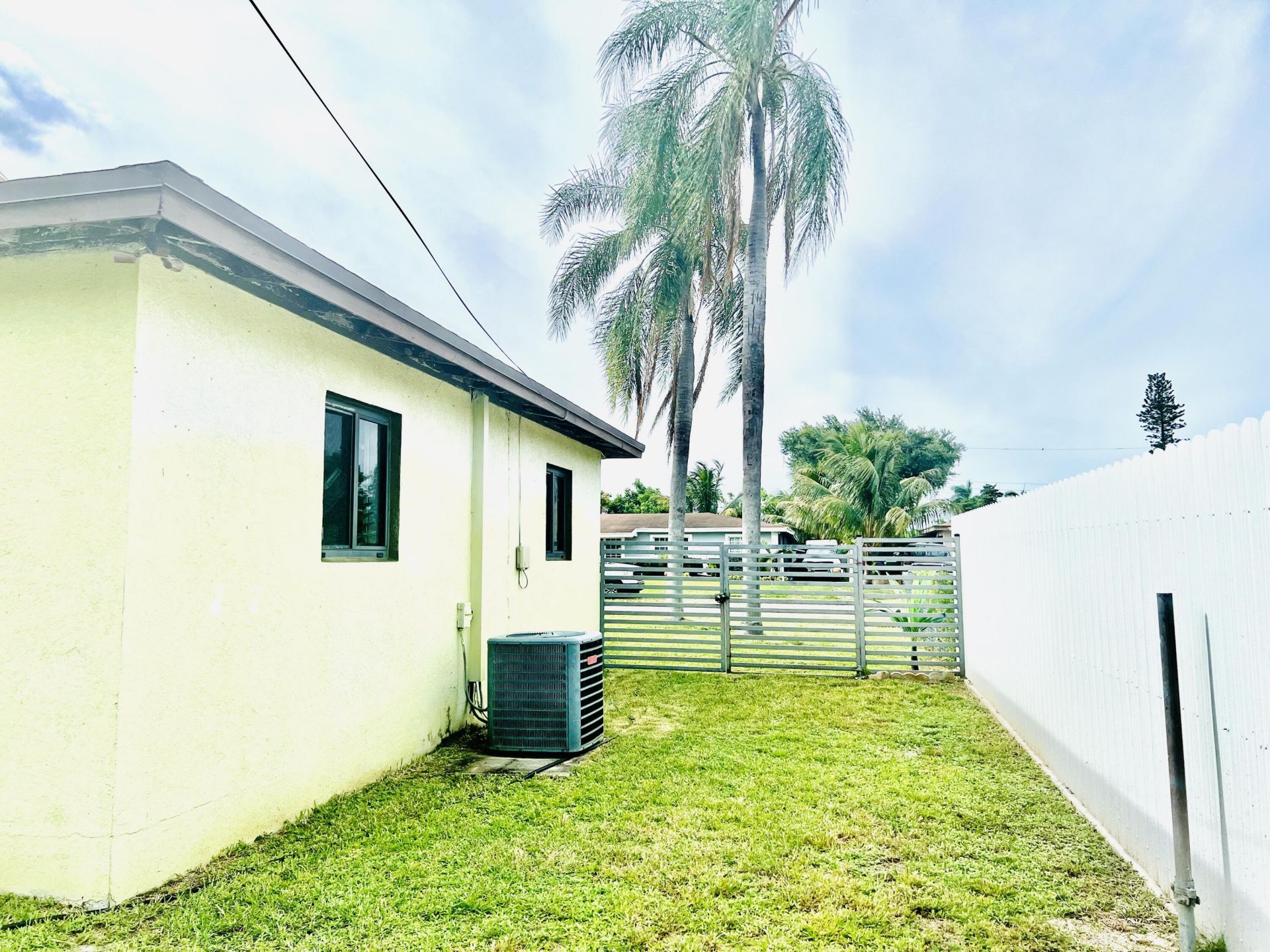 3020 NW 173rd Terrace, Miami Gardens, FL 33056 Photo