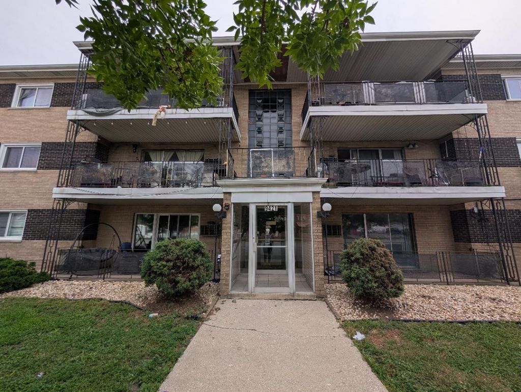 9421 S Roberts Road , Hickory Hills, IL 60457