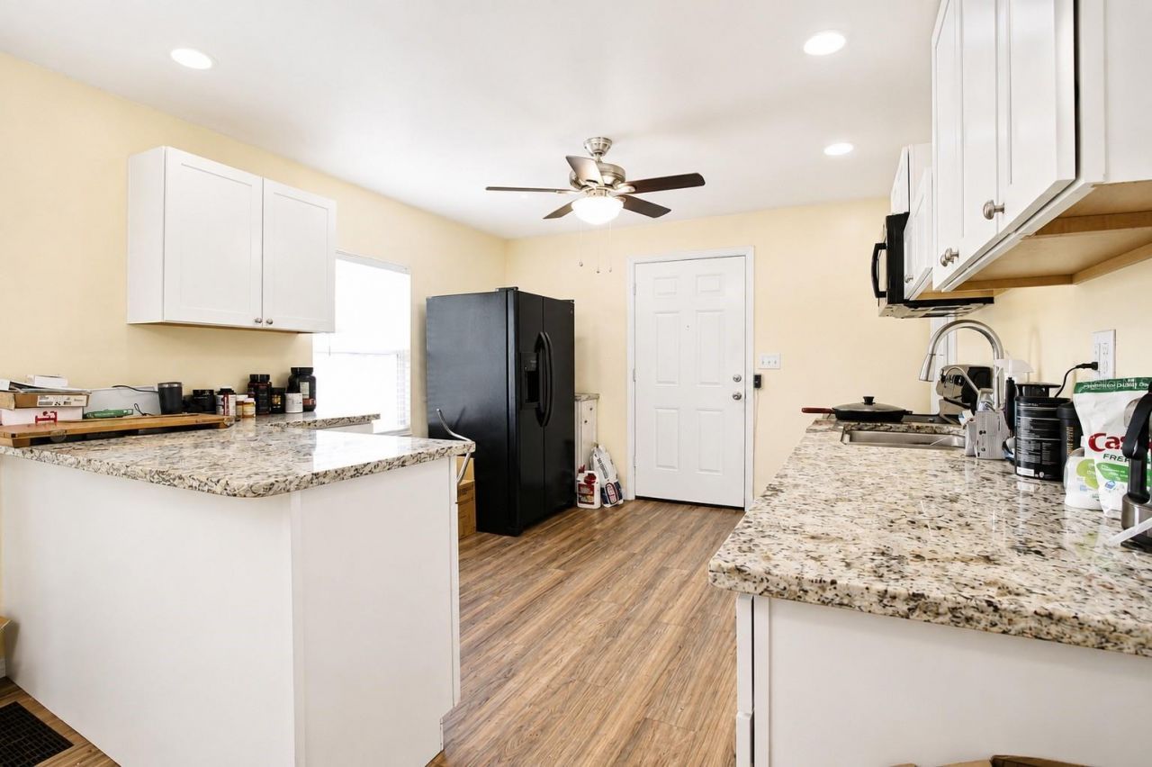 5811 11th Street , Zephyrhills, FL 33542 Photo