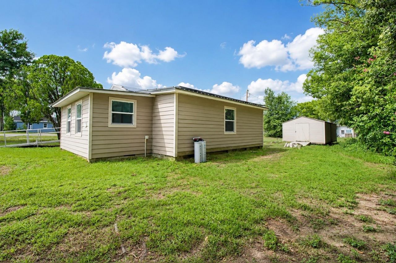 5811 11th Street , Zephyrhills, FL 33542 Photo