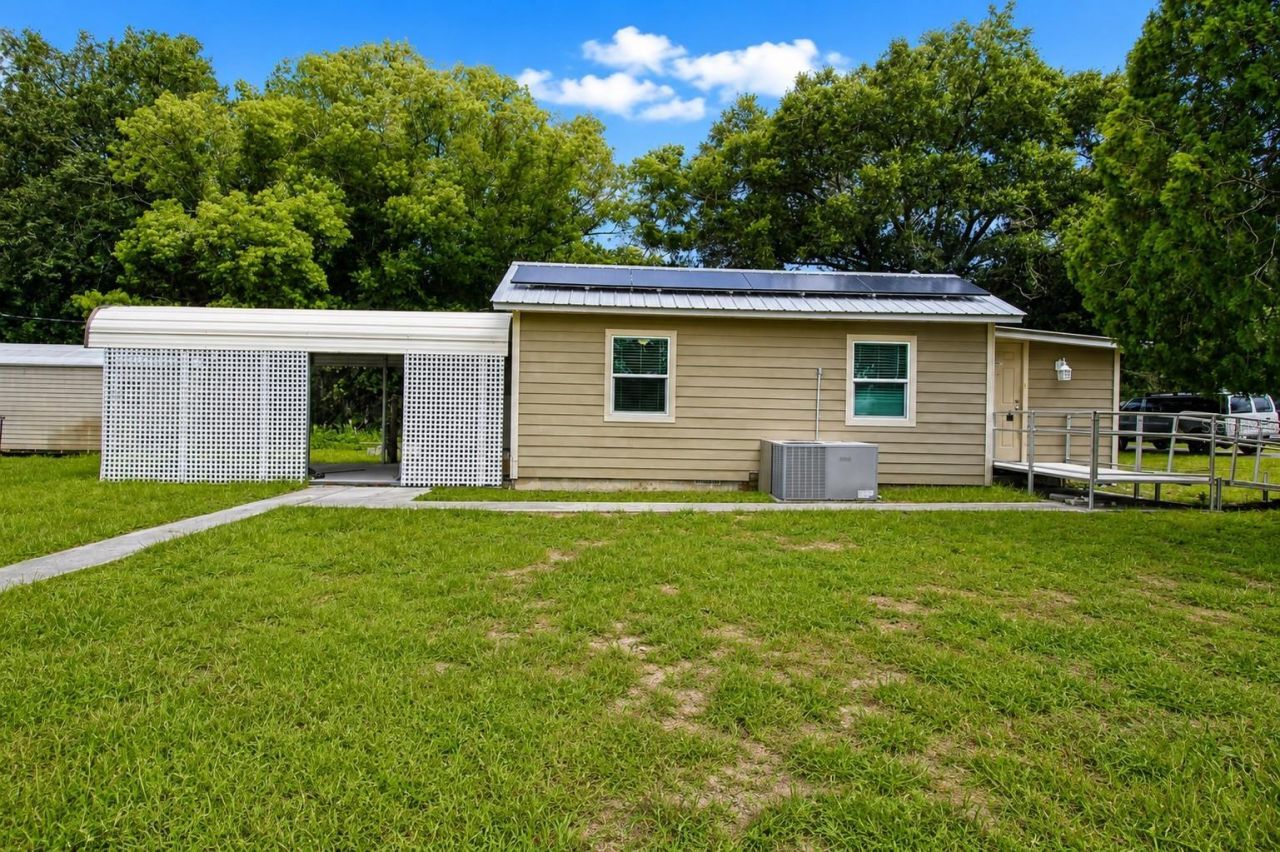 5811 11th Street , Zephyrhills, FL 33542 Photo