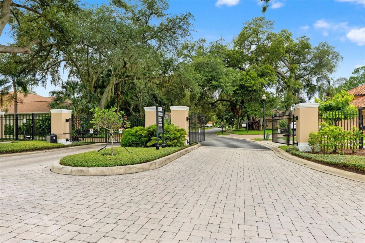 2112 Carroll Landing Drive, Tampa, FL 33612 Photo