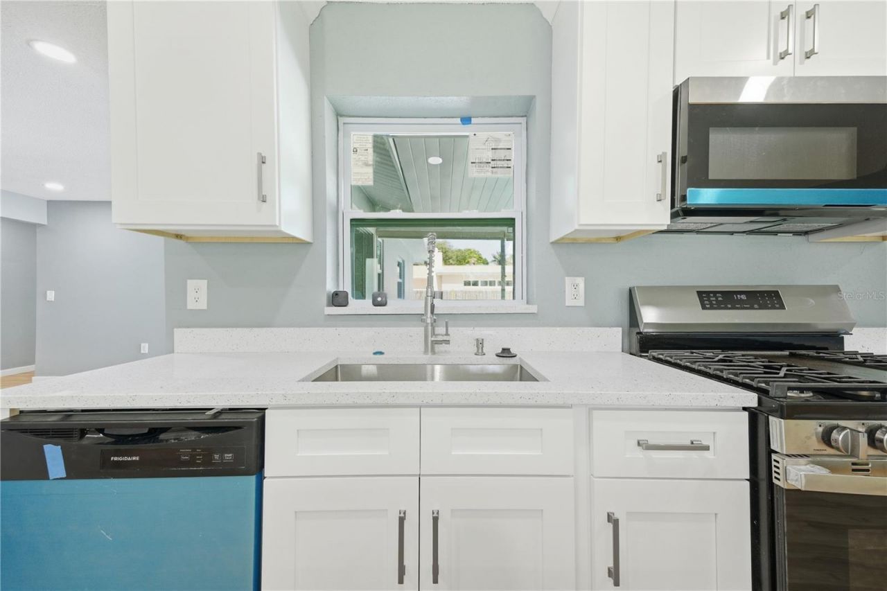 5920 Denver Street Ne, Saint Petersburg, FL 33703 Photo